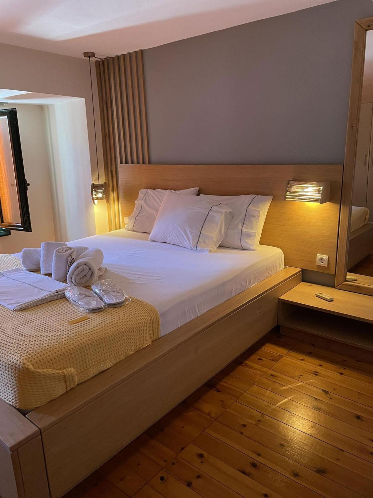 Cozy Residences In The Center Of Village - Lydia Lithos- *
